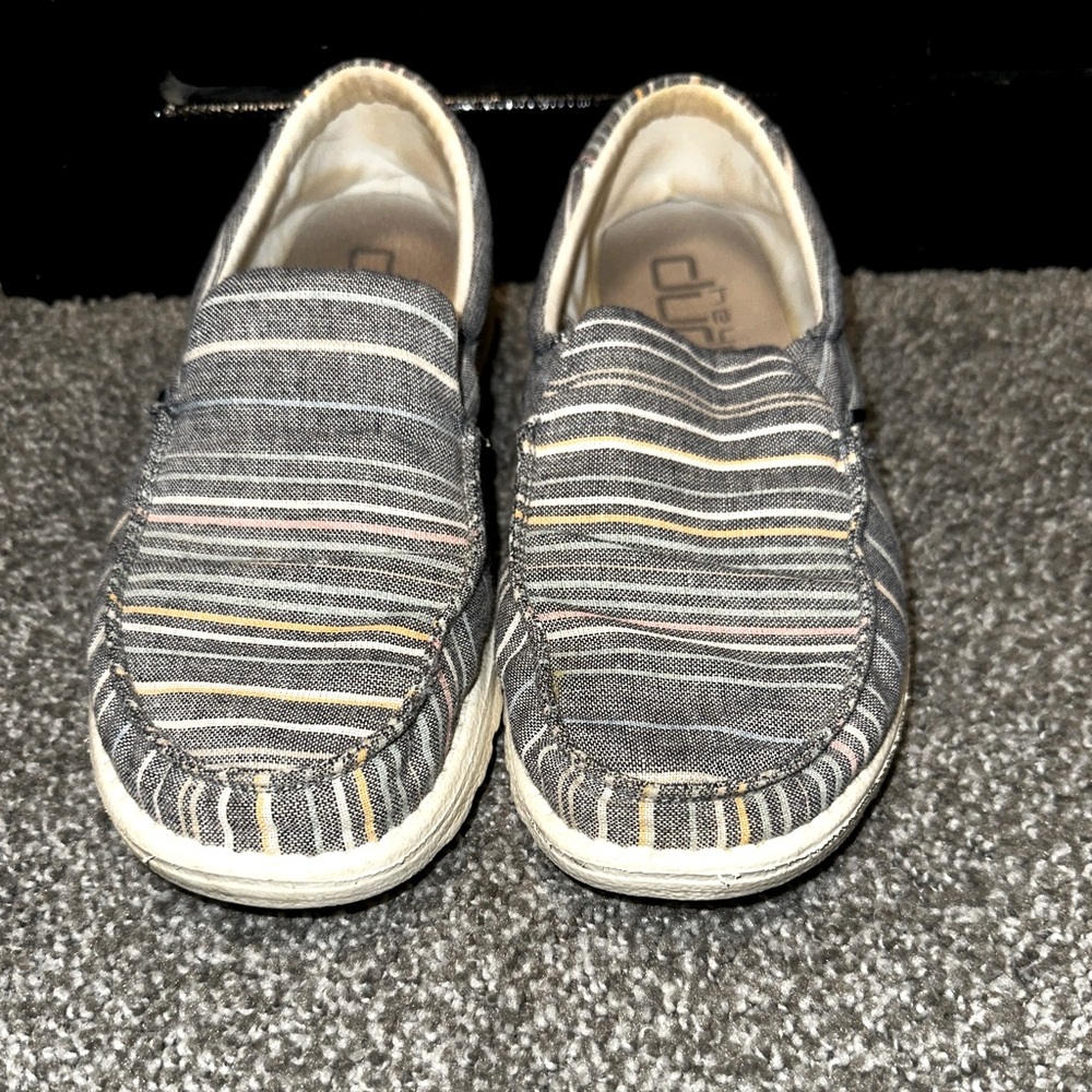 Women’s hey dudes size 8